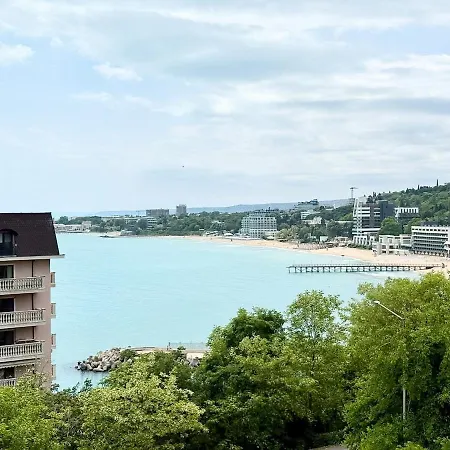 Апартамент Art - Sea Horizon - Pool & Parking Варна