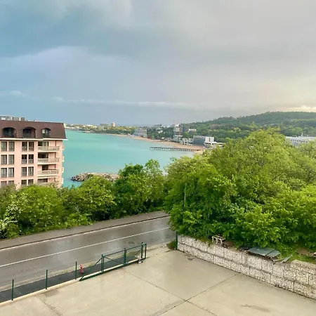 Апартамент Art - Sea Horizon - Pool & Parking Варна
