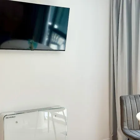 Art - Sea Horizon - Pool & Parking Апартамент